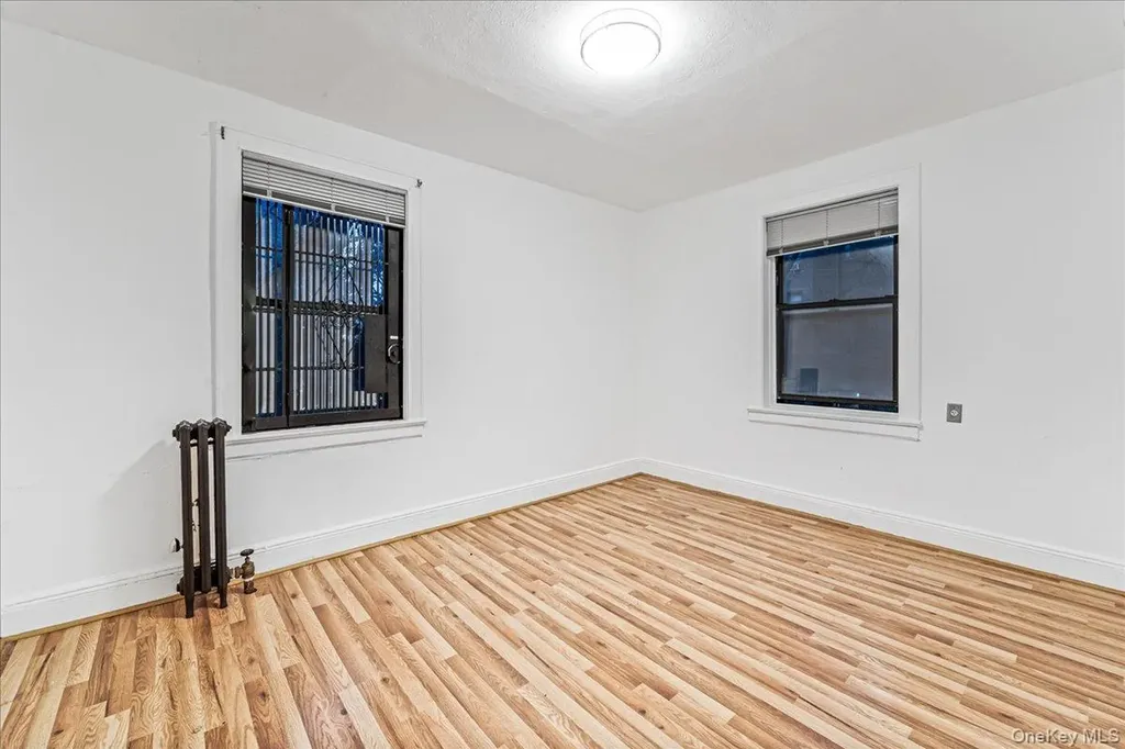 61-40 Saunders Rego Park NY 11374