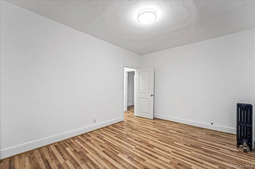 61-40 Saunders Rego Park NY 11374