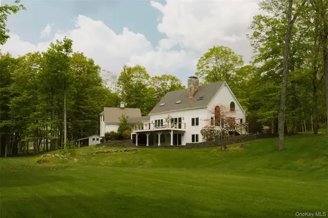 1046 Bulls Head Road Clinton Corners NY 12514