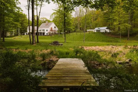1046 Bulls Head Road Clinton Corners NY 12514