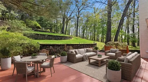 5 Elizabeth Court Briarcliff Manor NY 10510