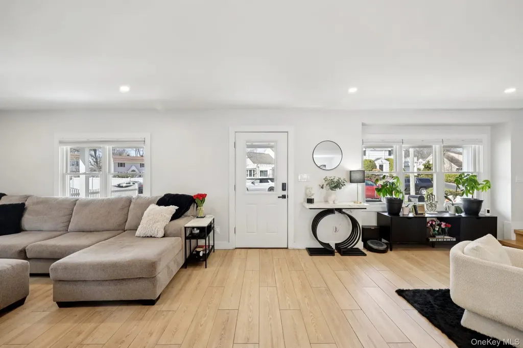 1361 Kew Avenue Hewlett NY 11557