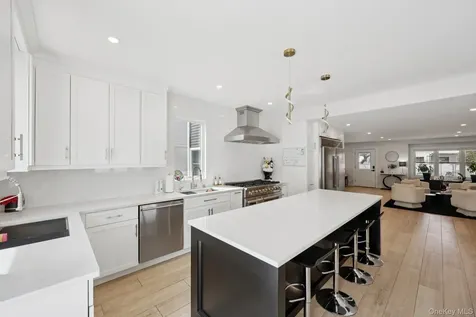 1361 Kew Avenue Hewlett NY 11557