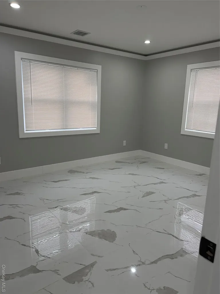 51 Osprey Place Massapequa NY 11758