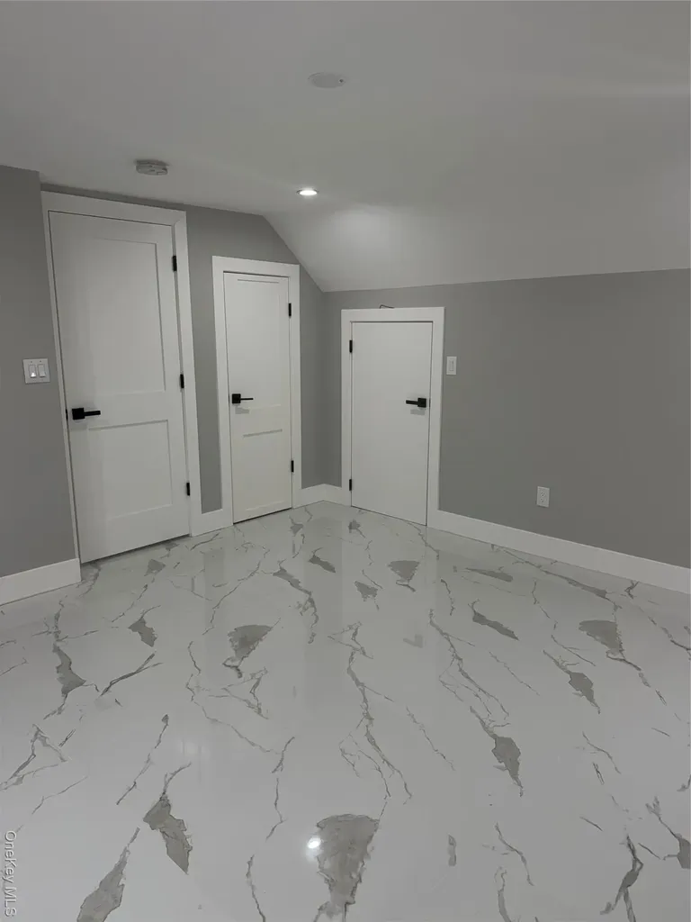 51 Osprey Place Massapequa NY 11758