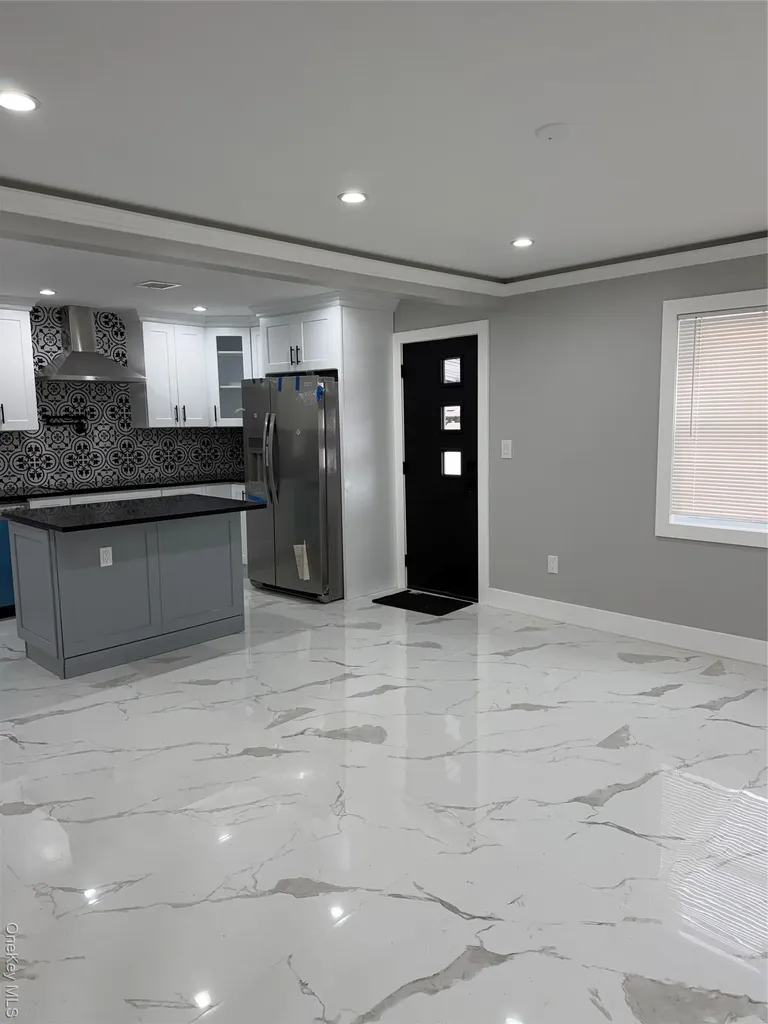 51 Osprey Place Massapequa NY 11758