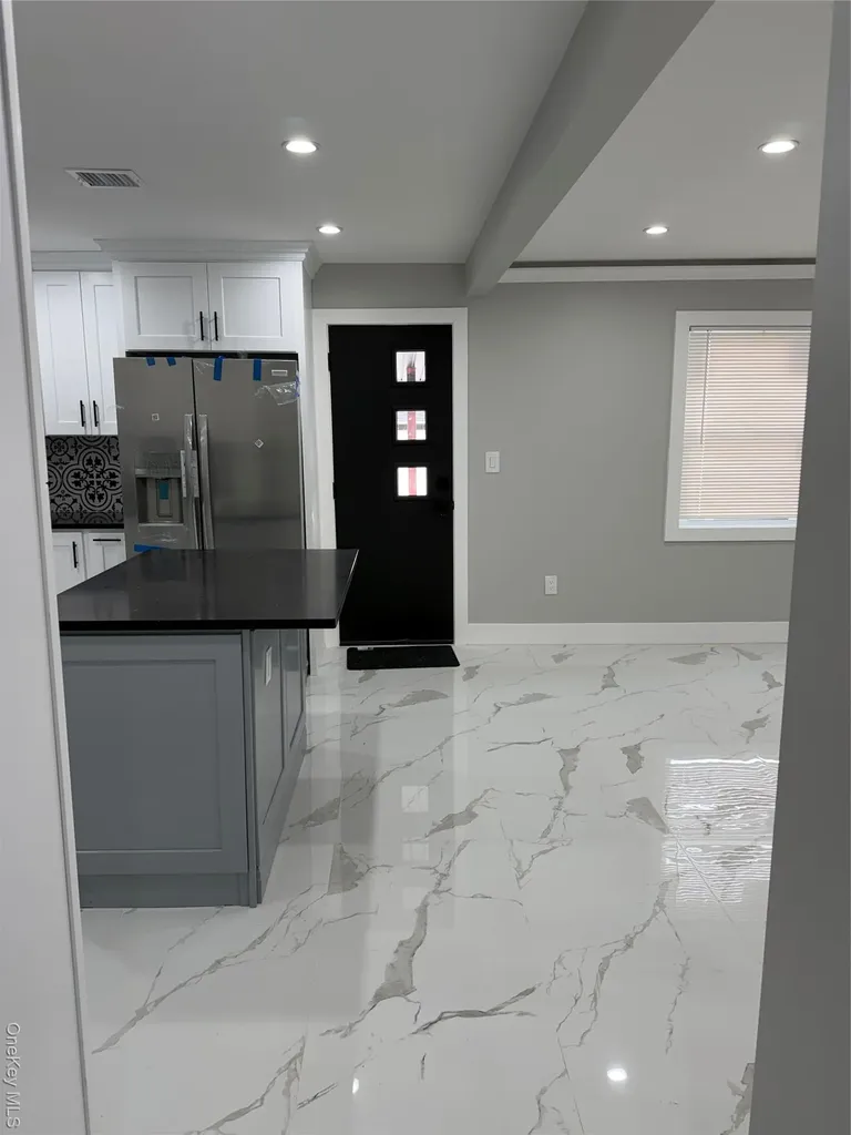51 Osprey Place Massapequa NY 11758
