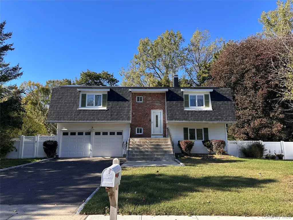 23 Bowman Lane Kings Park NY 11754