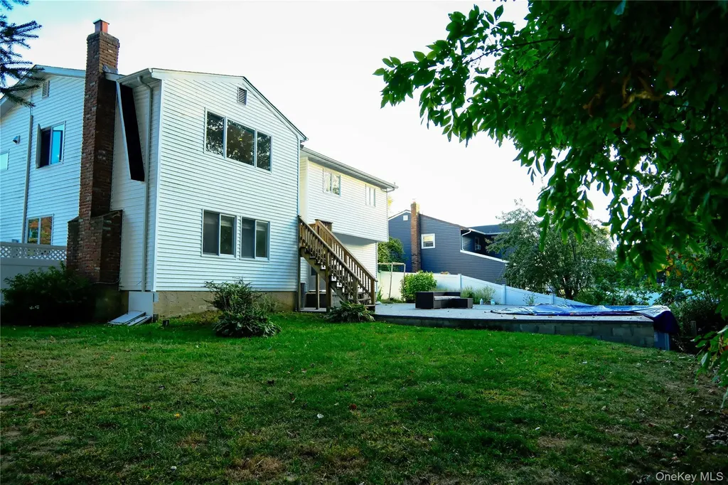 23 Bowman Lane Kings Park NY 11754