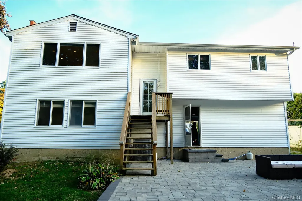 23 Bowman Lane Kings Park NY 11754