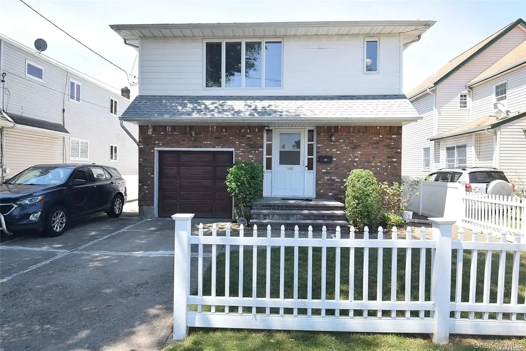 305 S 10th Street New Hyde Park NY 11040