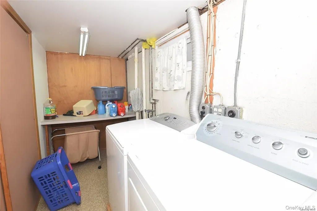 305 S 10th Street New Hyde Park NY 11040