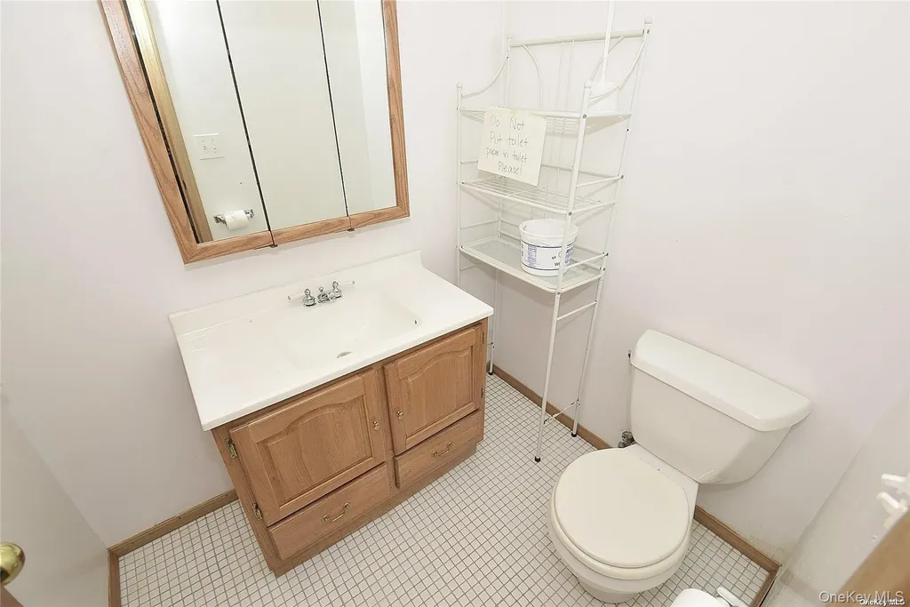 305 S 10th Street New Hyde Park NY 11040