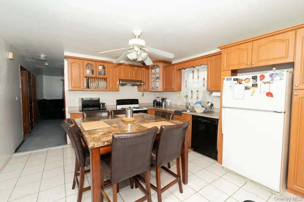 305 S 10th Street New Hyde Park NY 11040