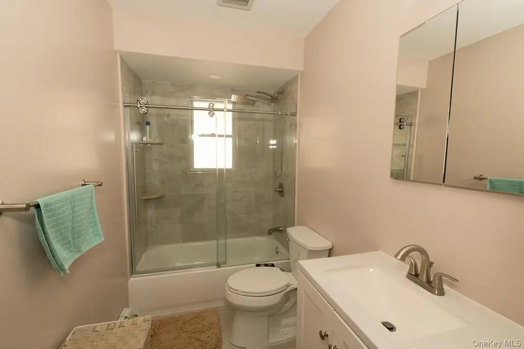 305 S 10th Street New Hyde Park NY 11040