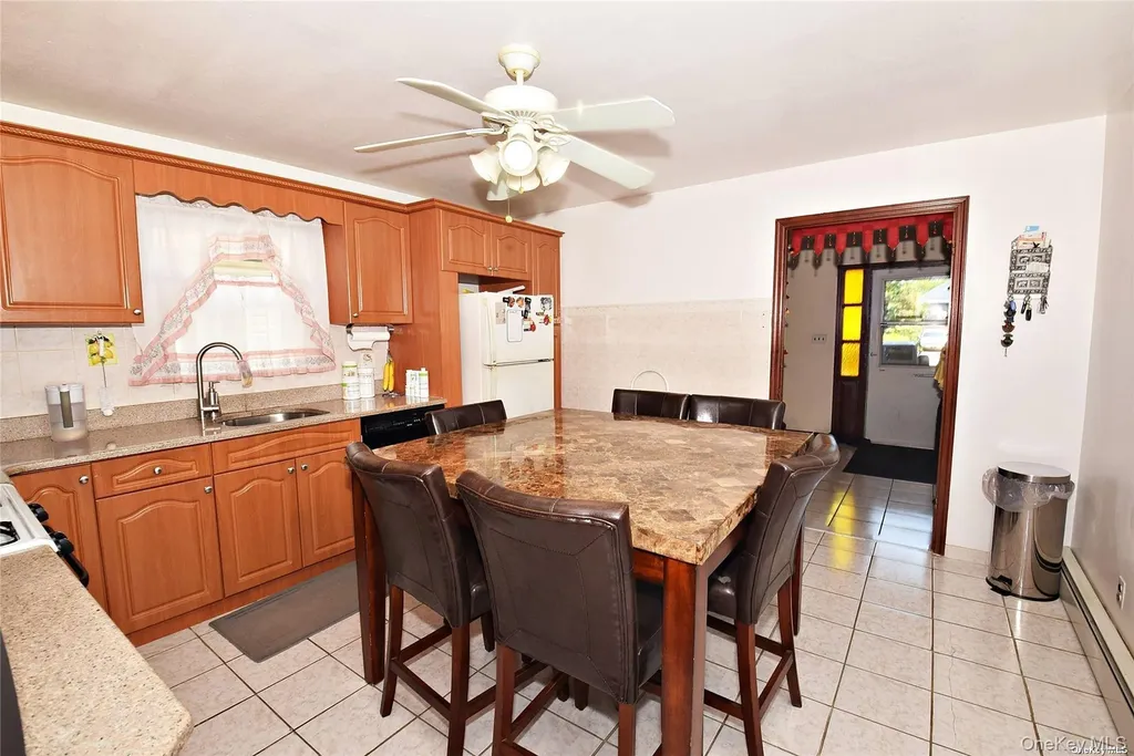305 S 10th Street New Hyde Park NY 11040