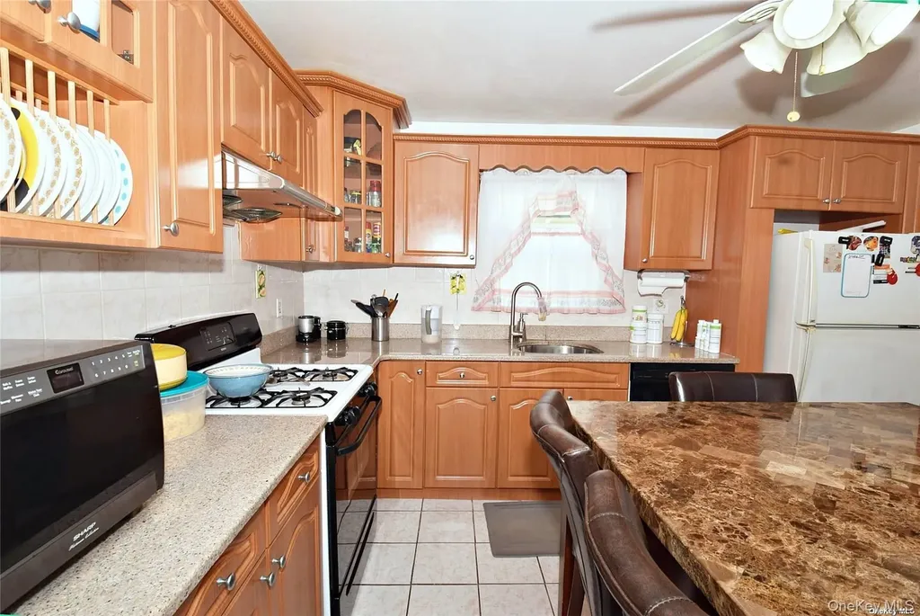 305 S 10th Street New Hyde Park NY 11040
