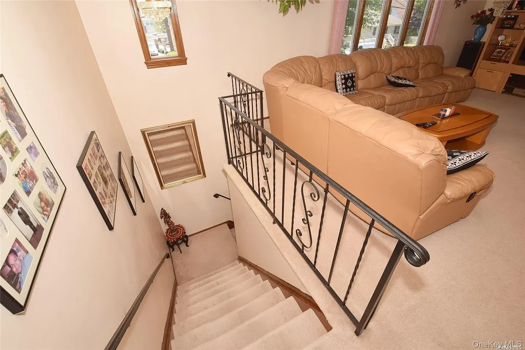305 S 10th Street New Hyde Park NY 11040