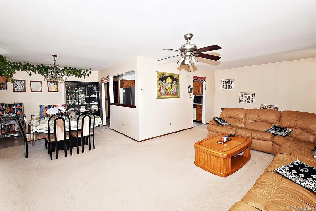305 S 10th Street New Hyde Park NY 11040