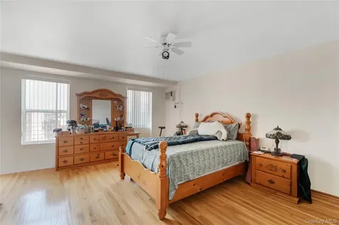 727 E 83rd Street Brooklyn NY 11236