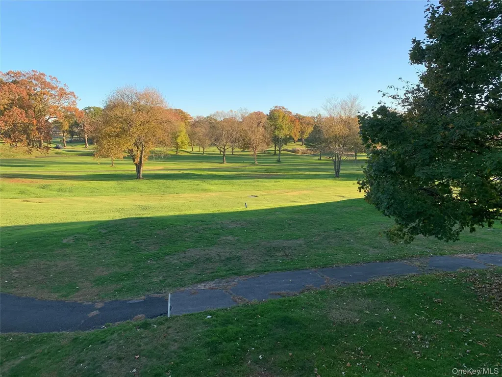 601 Fairway Green Mamaroneck NY 10543