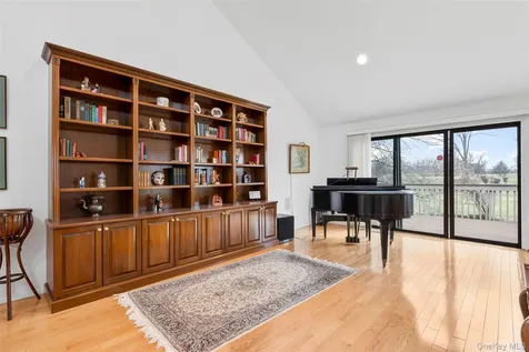 601 Fairway Green Mamaroneck NY 10543