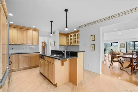 601 Fairway Green Mamaroneck NY 10543
