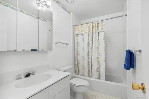 601 Fairway Green Mamaroneck NY 10543