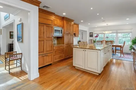 34 Hemlock Drive Sleepy Hollow NY 10591