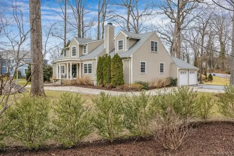 34 Hemlock Drive Sleepy Hollow NY 10591