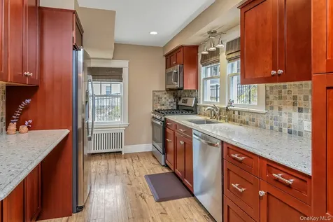49 Bellewood Avenue Dobbs Ferry NY 10522