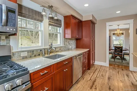 49 Bellewood Avenue Dobbs Ferry NY 10522