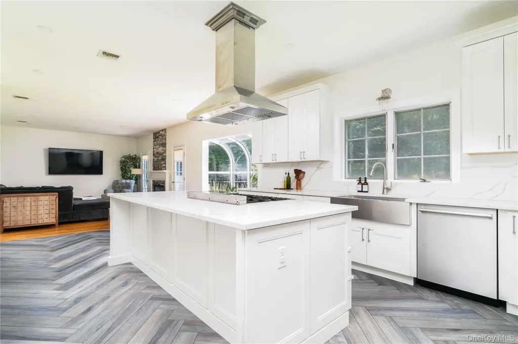27 Valenza Lane Blauvelt NY 10913