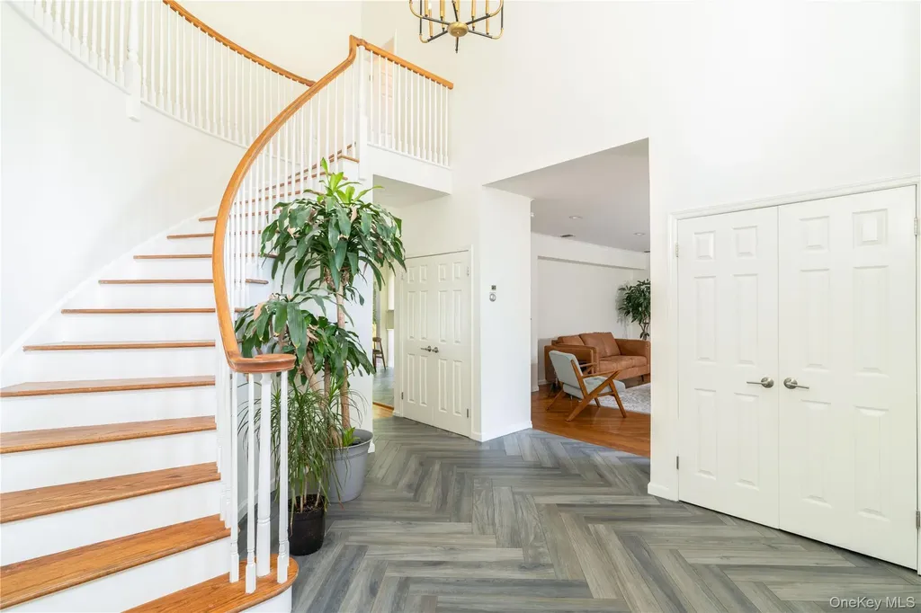 27 Valenza Lane Blauvelt NY 10913