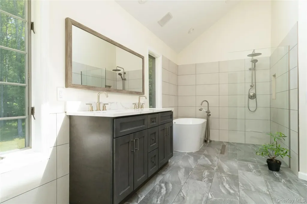 27 Valenza Lane Blauvelt NY 10913