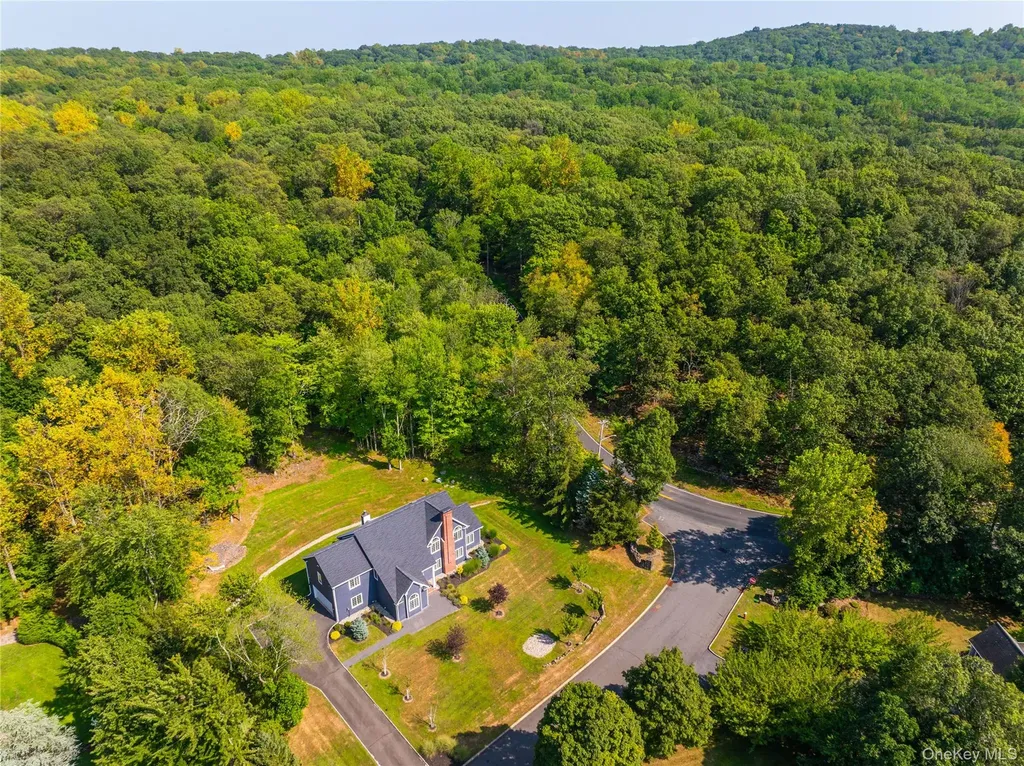 27 Valenza Lane Blauvelt NY 10913