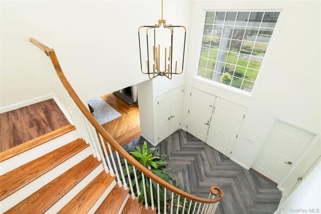 27 Valenza Lane Blauvelt NY 10913