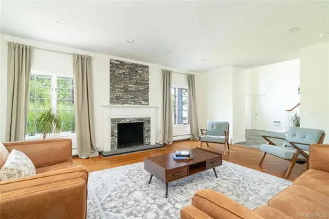 27 Valenza Lane Blauvelt NY 10913
