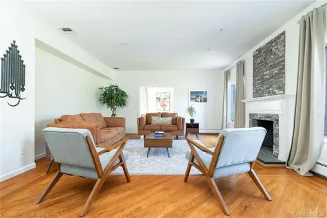 27 Valenza Lane Blauvelt NY 10913