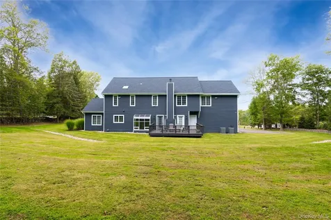 27 Valenza Lane Blauvelt NY 10913