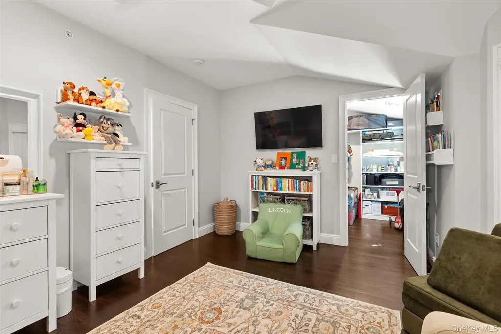 5 Rosebud Lane Babylon NY 11702