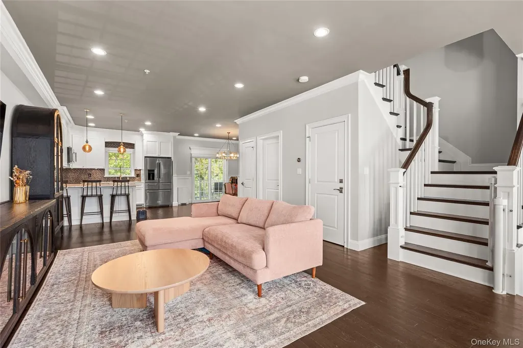 5 Rosebud Lane Babylon NY 11702