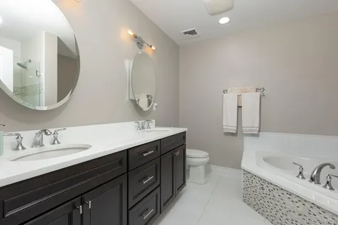 5 Rosebud Lane Babylon NY 11702