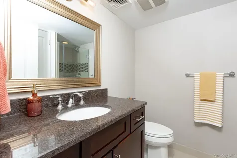 5 Rosebud Lane Babylon NY 11702