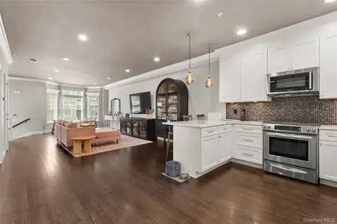 5 Rosebud Lane Babylon NY 11702
