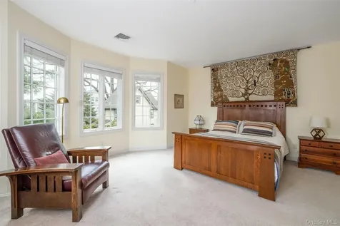 31 1st Street Pelham NY 10803