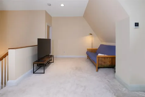 31 1st Street Pelham NY 10803