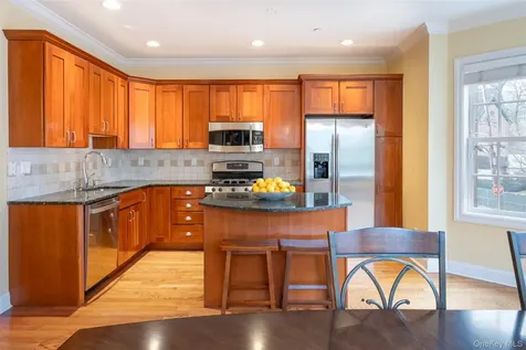 31 1st Street Pelham NY 10803