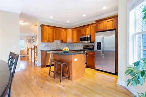 31 1st Street Pelham NY 10803