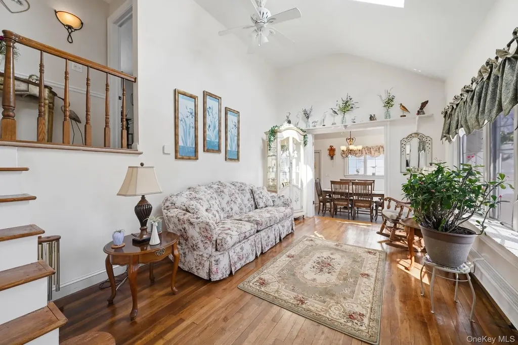 628 Peter Paul Drive West Islip NY 11795